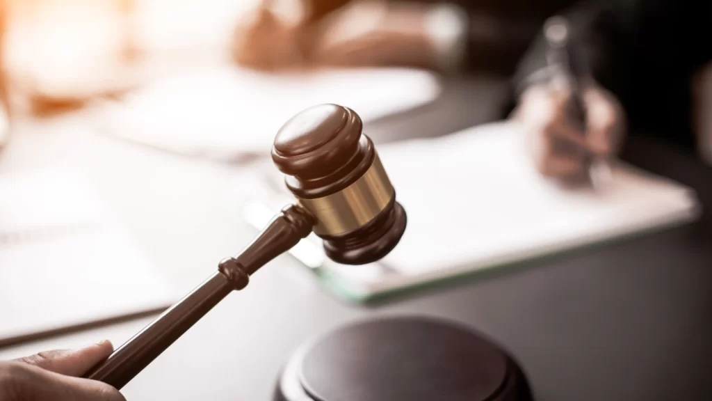 Taxes on Lawsuit Settlements and Awards in Illinois