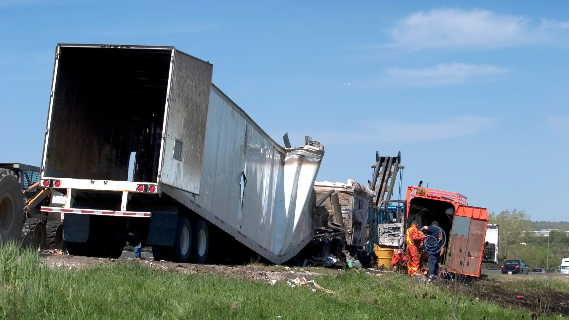Top Causes and Solutions for Trucking Company Policy Accidents<span class=